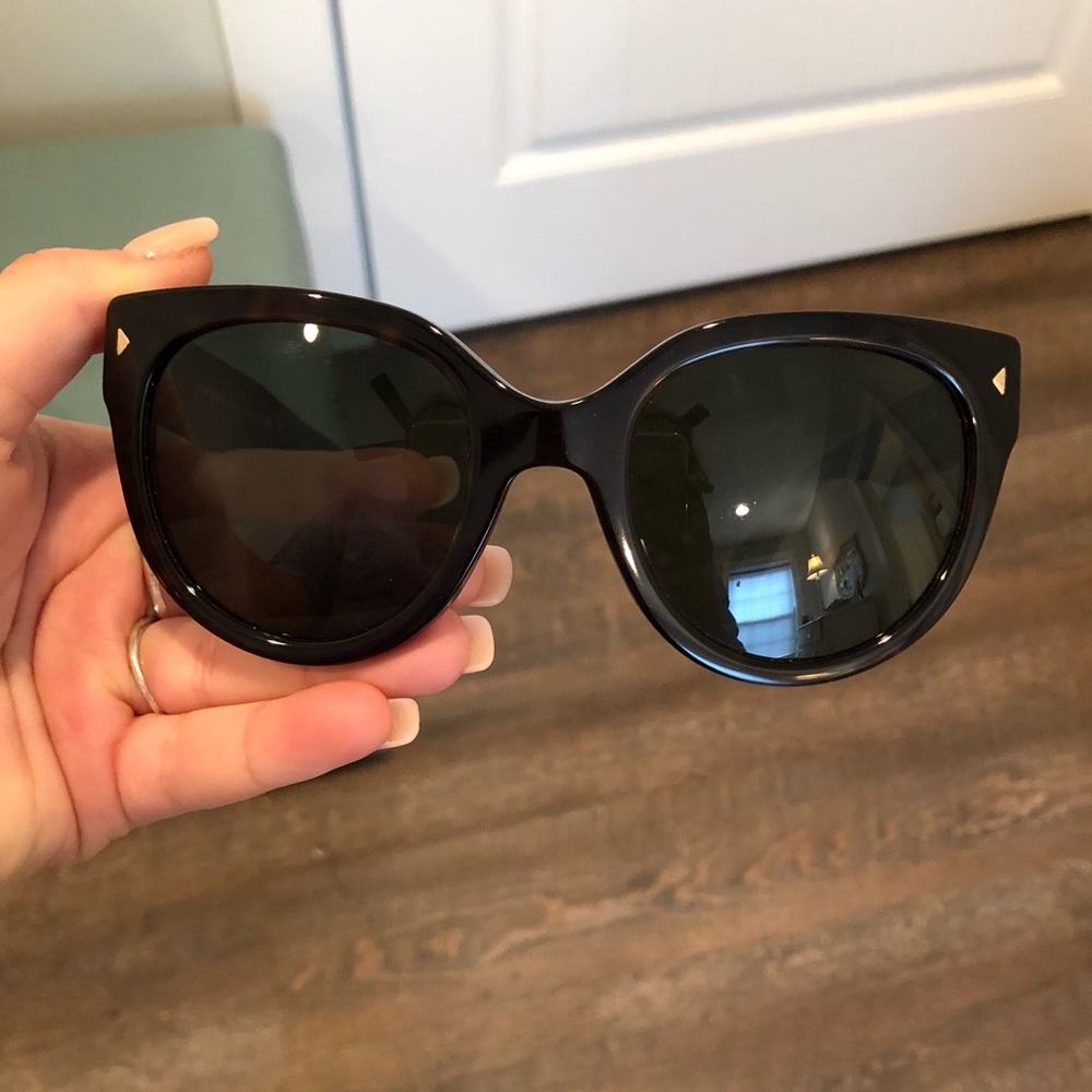 Prada 170S tortoise sunglasses!!